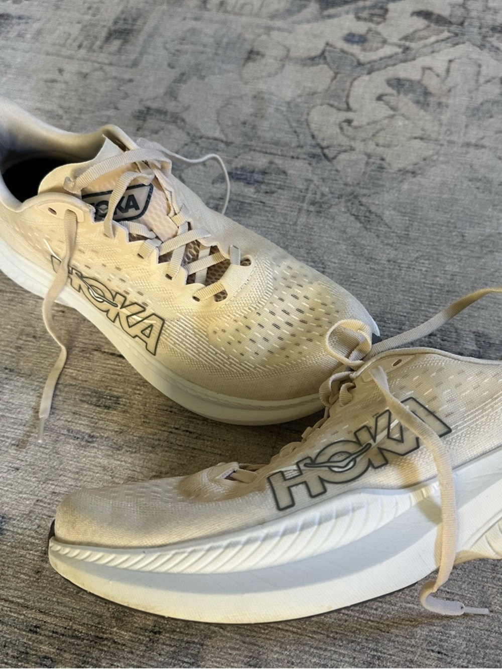 Hoka Mach 6 Neutral Running Shoes in Cream/White